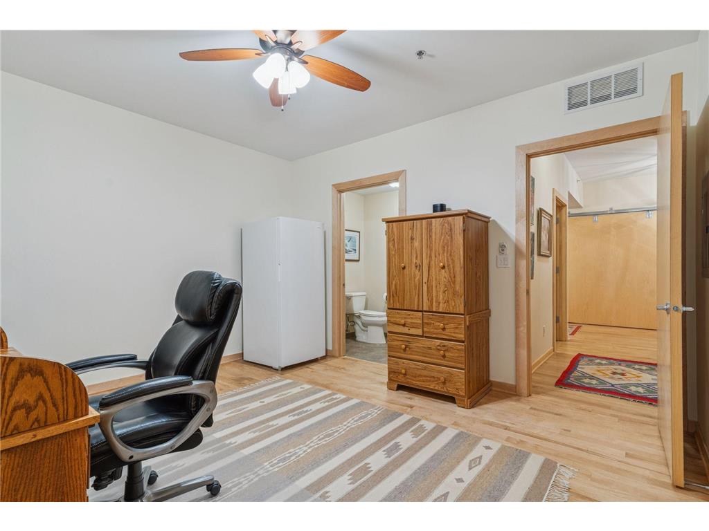 215 10th Avenue S #211 Minneapolis MN 55415 7000861 image41