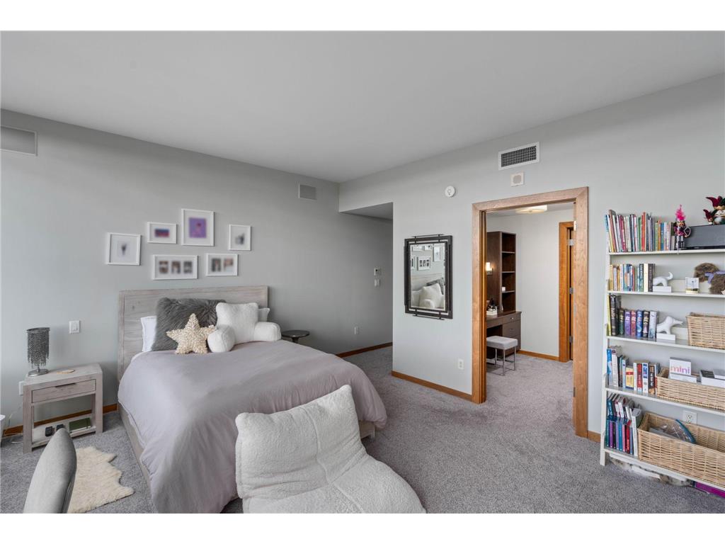 215 10th Avenue S #910 Minneapolis MN 55415 7049610 image42