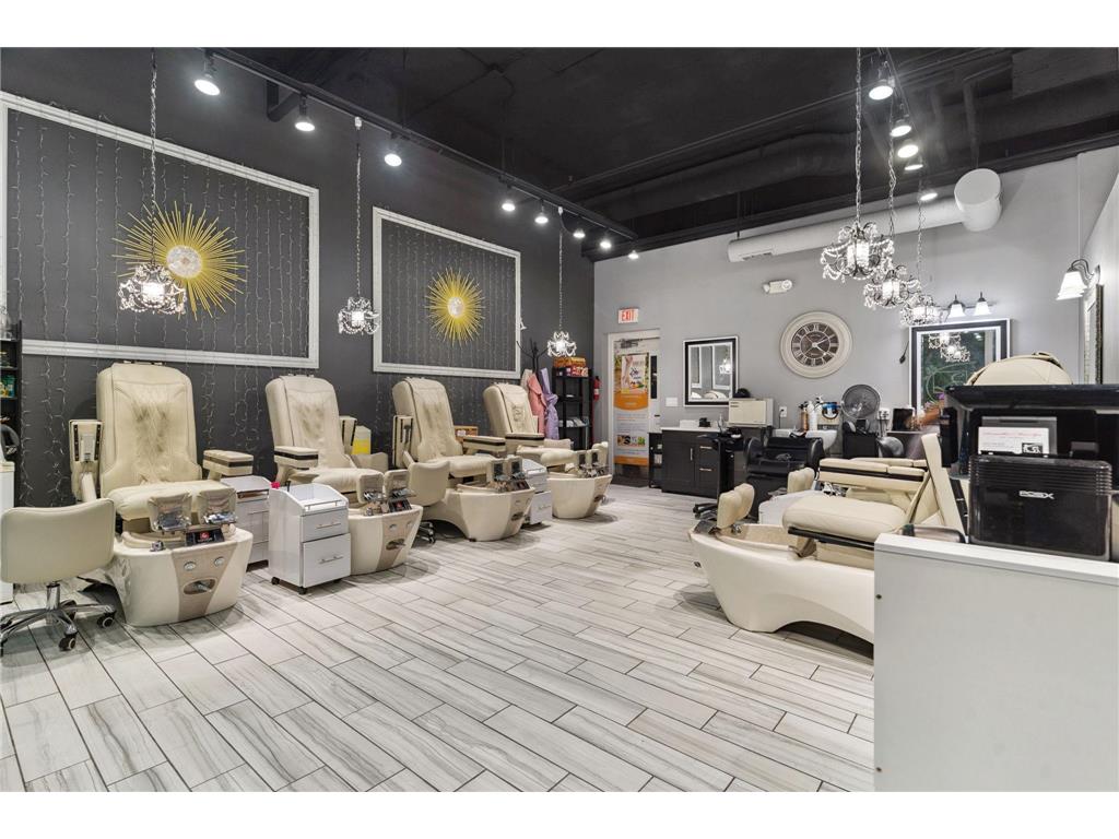 215 10th Avenue S Minneapolis MN 55415 6676468 image11