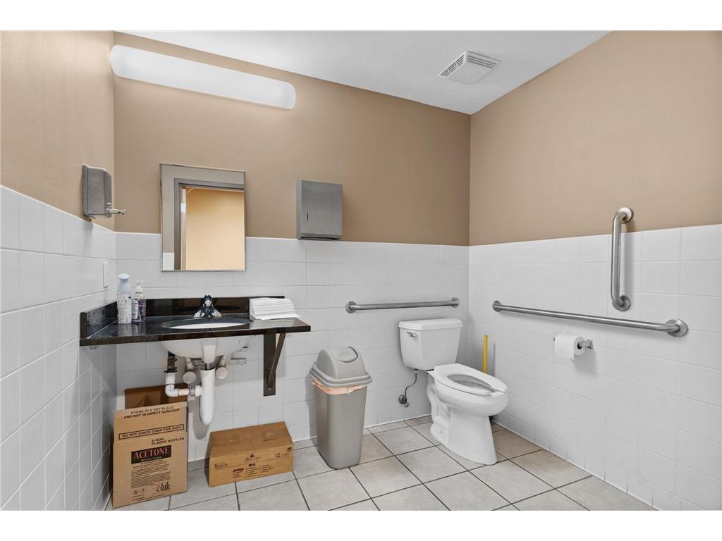 215 10th Avenue S Minneapolis MN 55415 6676468 image13