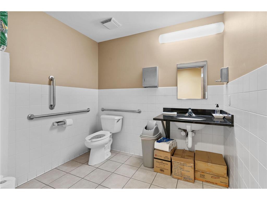 215 10th Avenue S Minneapolis MN 55415 6676468 image14