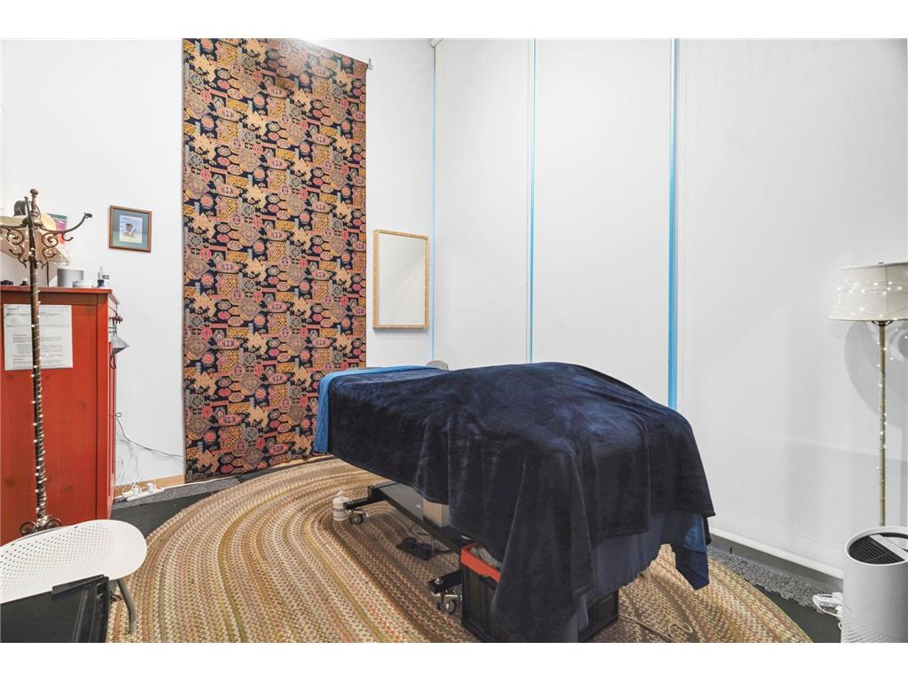 215 10th Avenue S Minneapolis MN 55415 6676468 image6