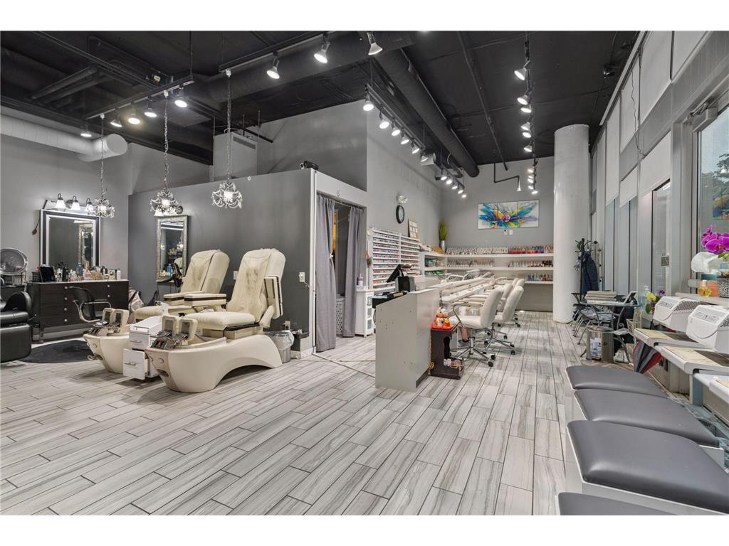 215 10th Avenue S Minneapolis MN 55415 6676468 image9