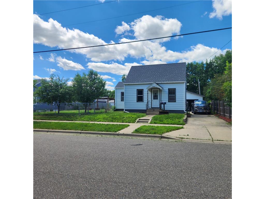215 30th Avenue N Saint Cloud MN 56303 6541560 image1
