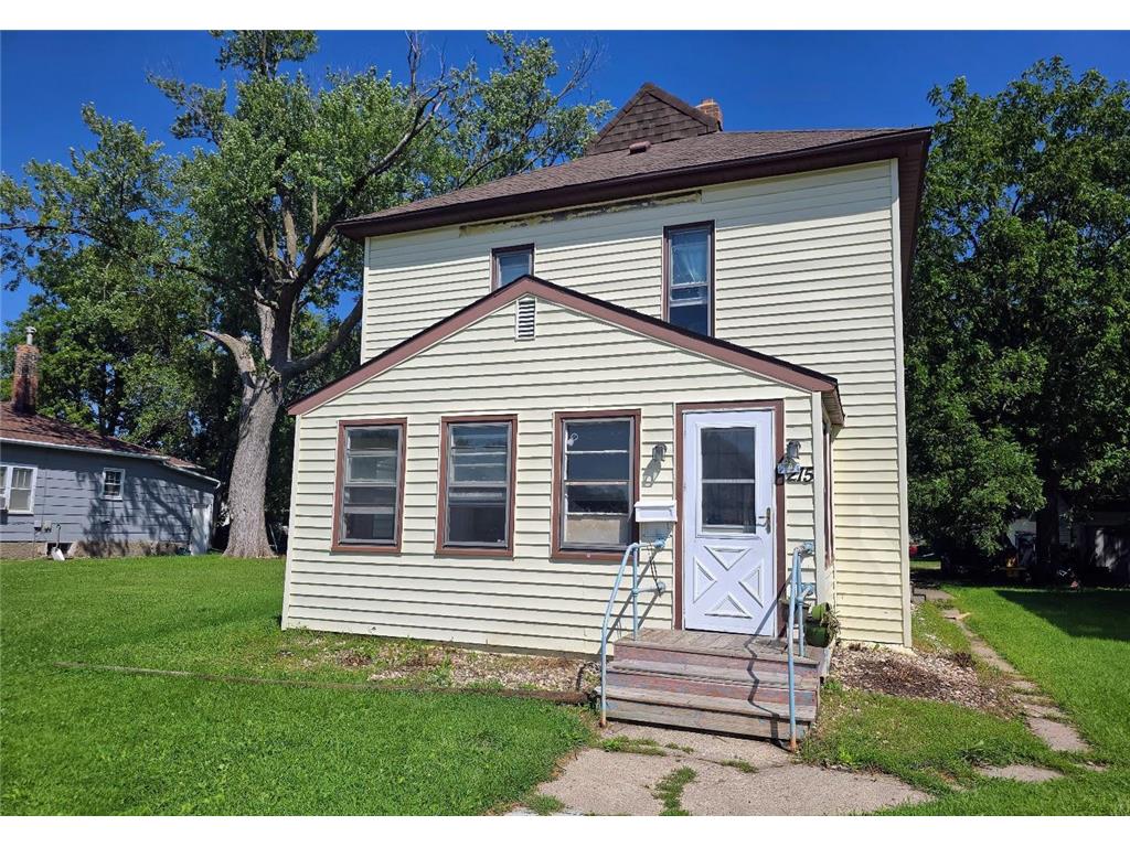 215 3rd Avenue SE Pipestone MN 56164 6776683 image1