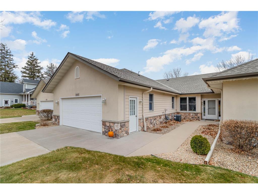 215 7th Avenue SE, New Prague, MN, 56071 MLS 7423128 Edina Realty