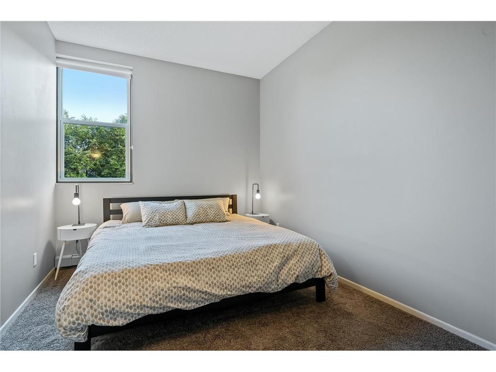 215 7th Street NE #301 Minneapolis MN 55413 7046350 image14