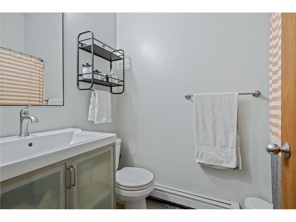 215 7th Street NE #301 Minneapolis MN 55413 7046350 image16