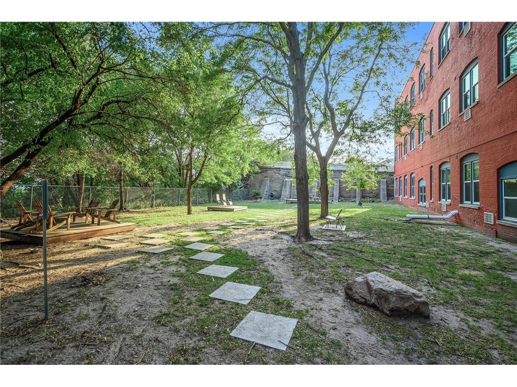 215 7th Street NE #301 Minneapolis MN 55413 7046350 image18