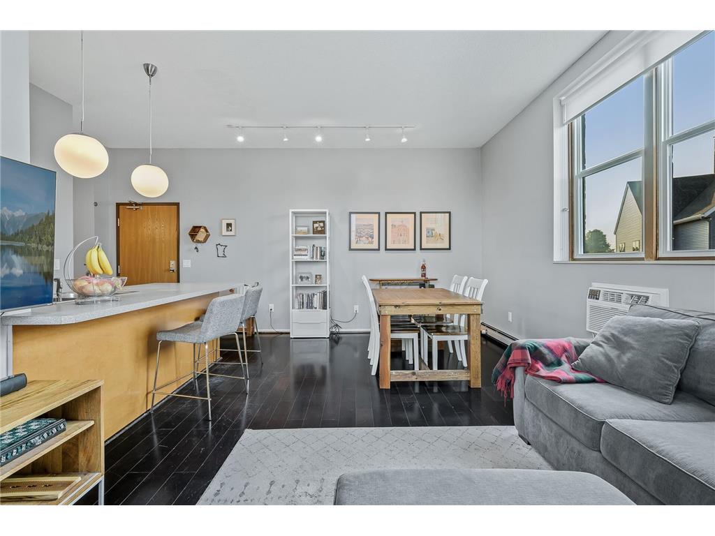 215 7th Street NE #301 Minneapolis MN 55413 7046350 image8