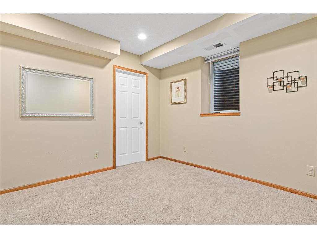 215 9th Avenue N South Saint Paul MN 55075 7060651 image21