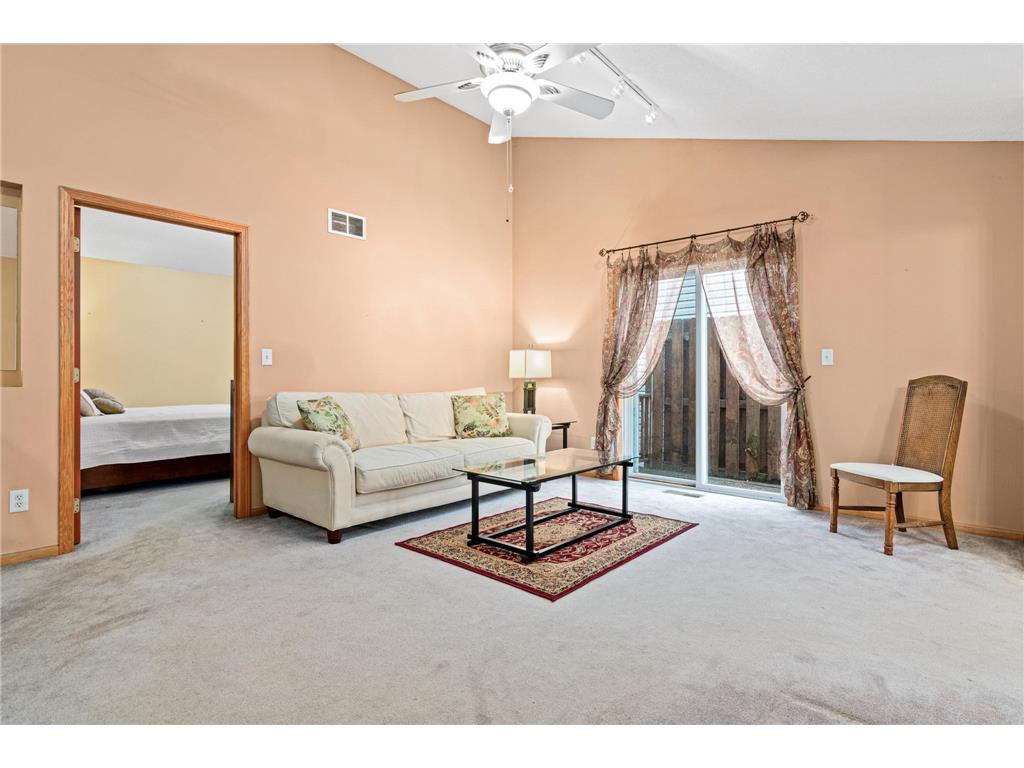 215 9th Avenue N South Saint Paul MN 55075 7060651 image3