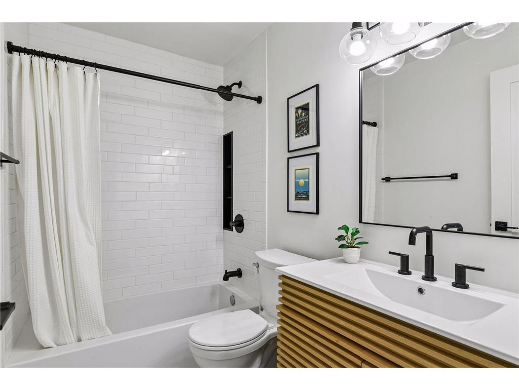 215 Barry Avenue S #202 Wayzata MN 55391 7054284 image29