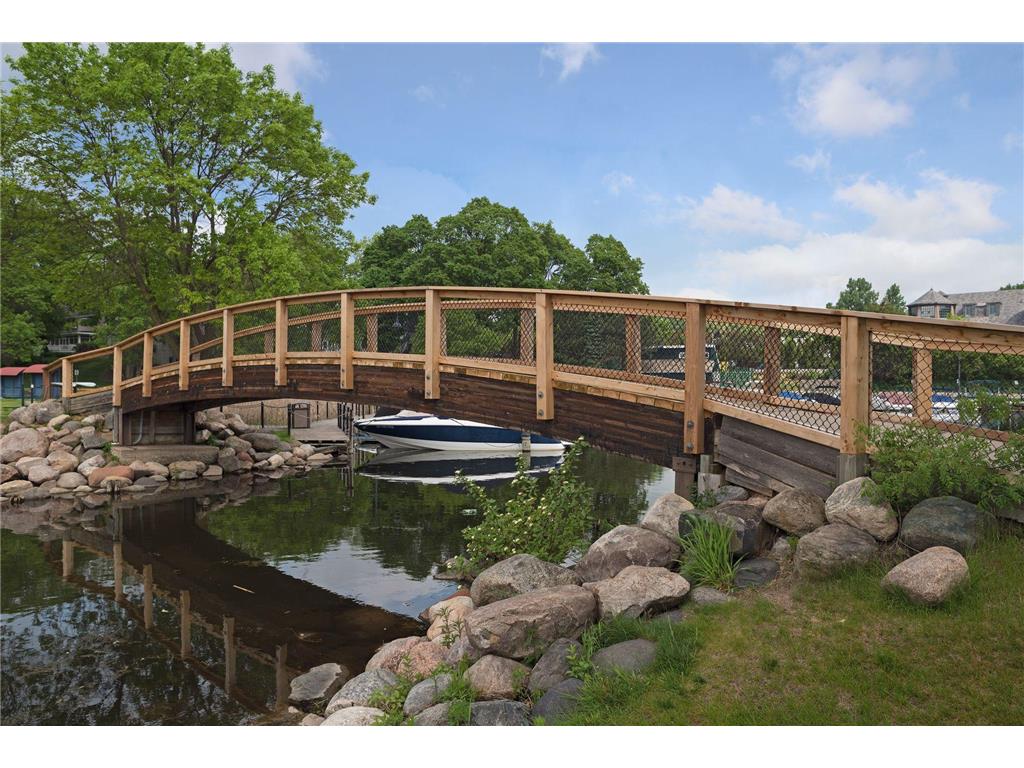 215 Barry Avenue S #202 Wayzata MN 55391 7054284 image78