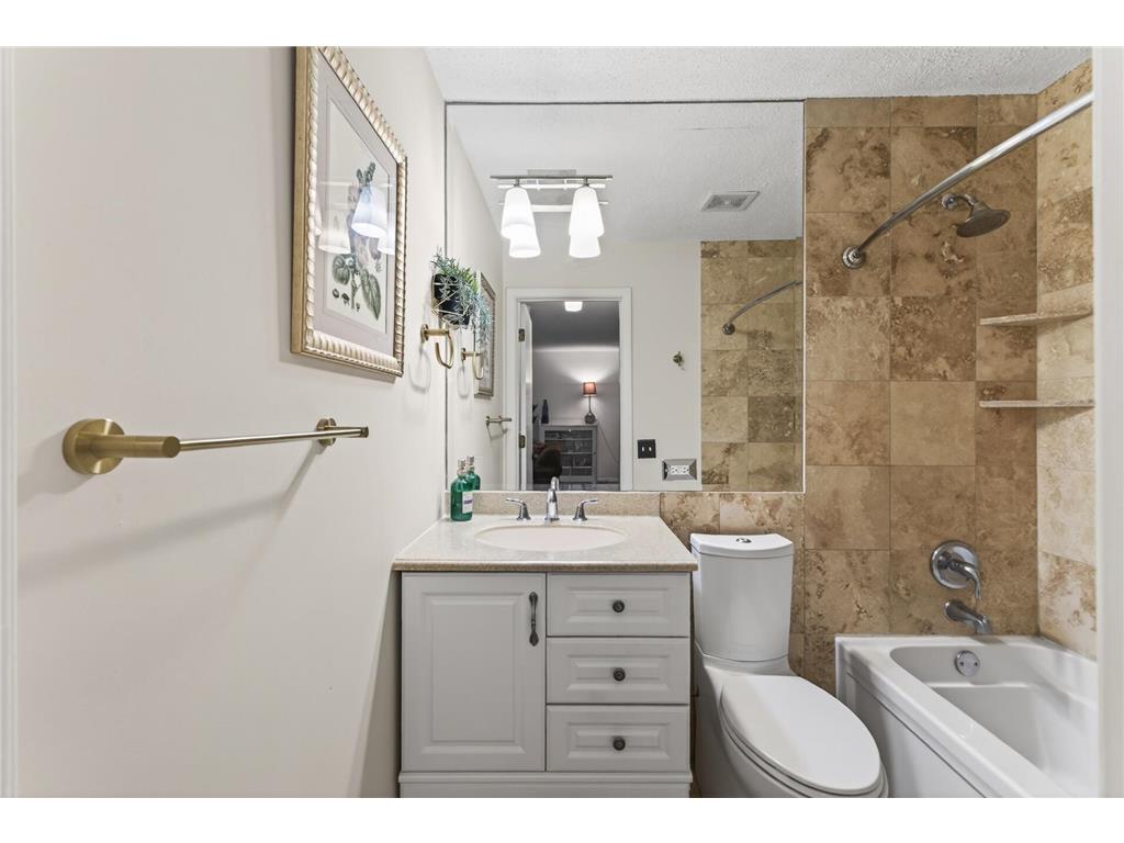 215 Barry Avenue S #216 Wayzata MN 55391 7079071 image12