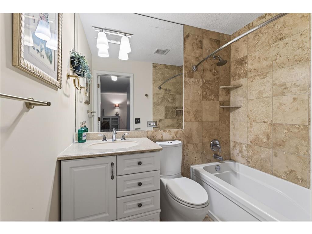 215 Barry Avenue S #216 Wayzata MN 55391 7079071 image13