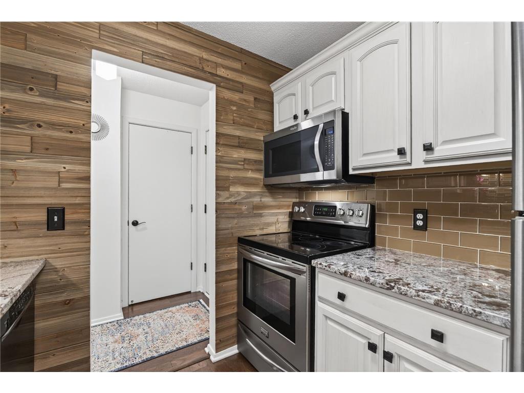 215 Barry Avenue S #216 Wayzata MN 55391 7079071 image3