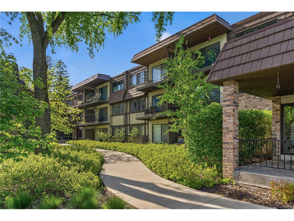 215 Barry Avenue S #216 Wayzata MN 55391 7079071 image37