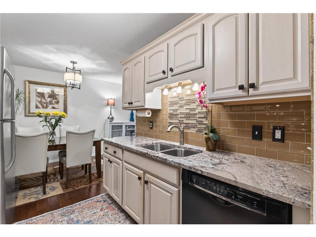215 Barry Avenue S #216 Wayzata MN 55391 7079071 image4