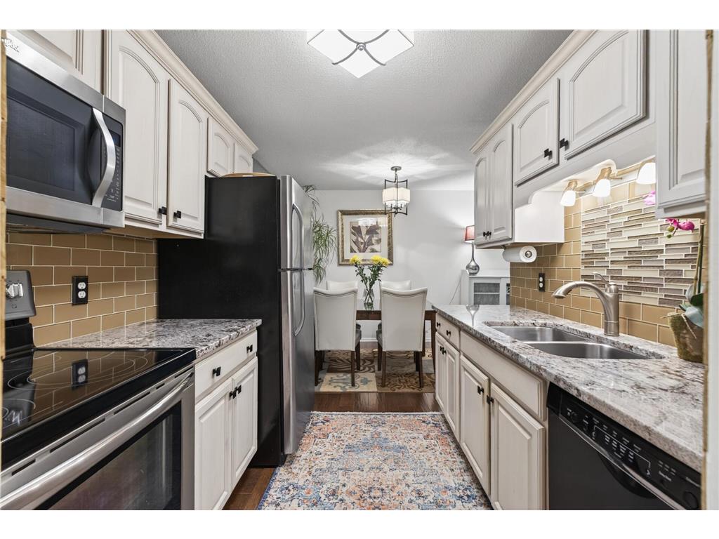 215 Barry Avenue S #216 Wayzata MN 55391 7079071 image6
