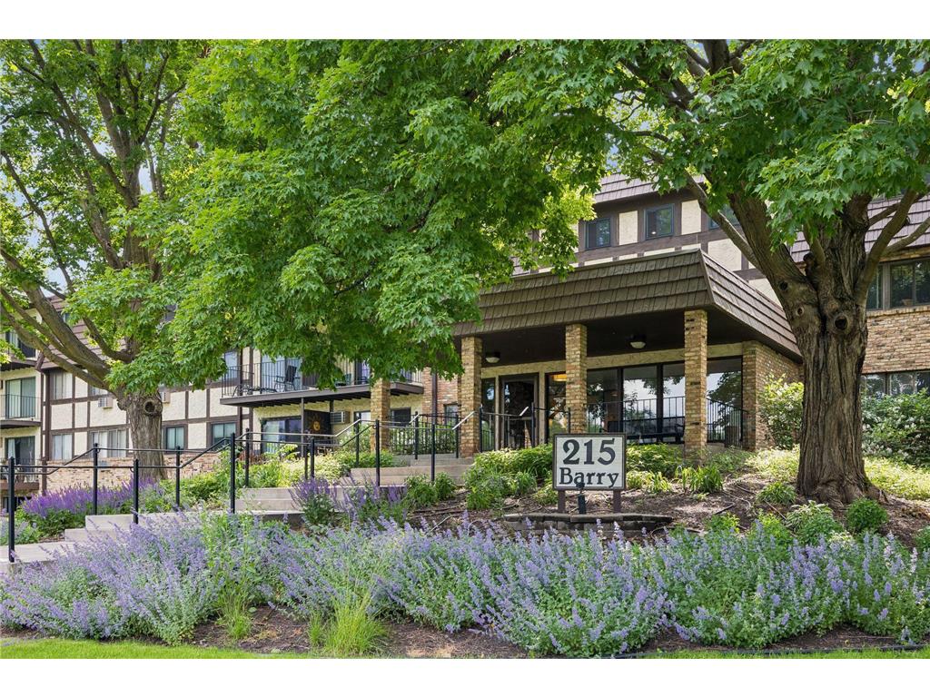 215 Barry Avenue S #218 Wayzata MN 55391 7086105 image1