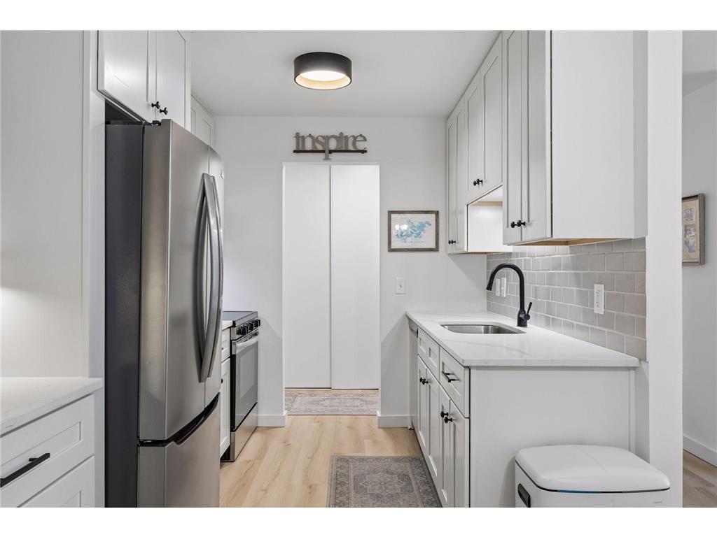 215 Barry Avenue S #218 Wayzata MN 55391 7086105 image11