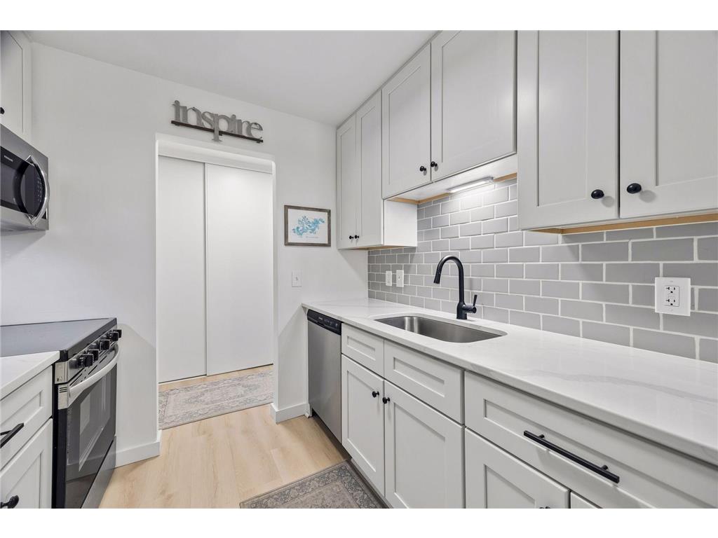 215 Barry Avenue S #218 Wayzata MN 55391 7086105 image12