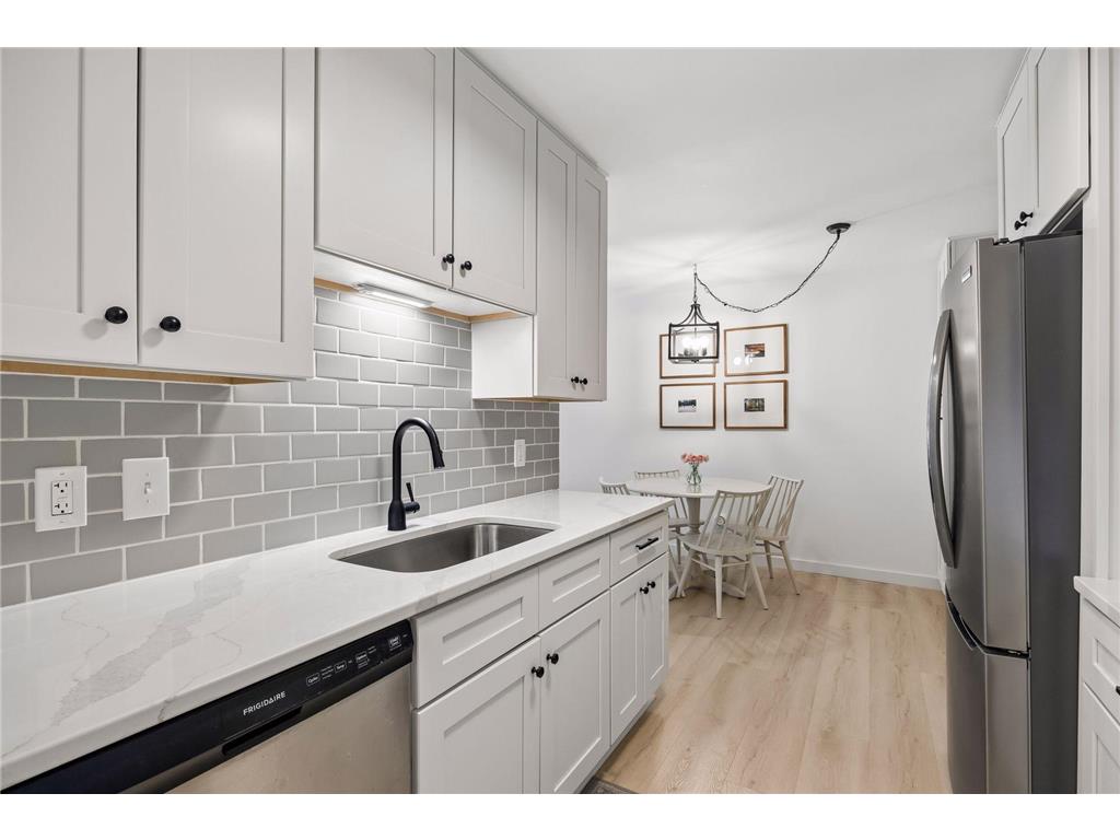 215 Barry Avenue S #218 Wayzata MN 55391 7086105 image14