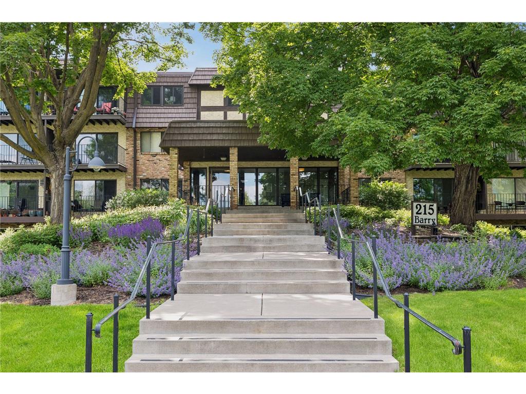 215 Barry Avenue S #218 Wayzata MN 55391 7086105 image2