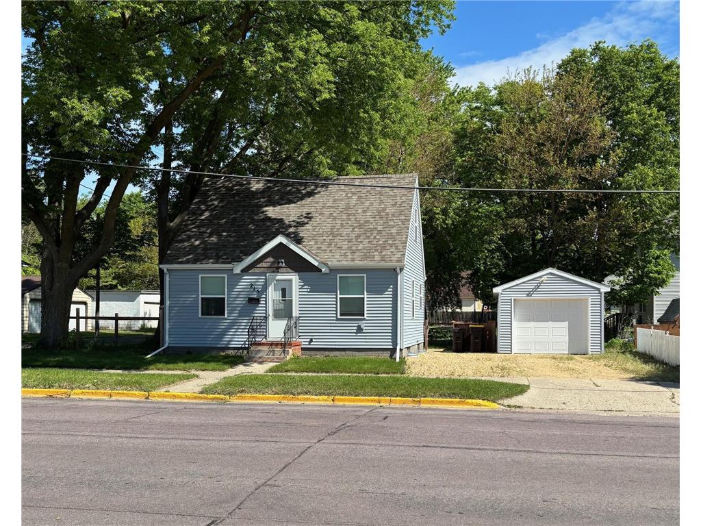 215 E 4th Street Fairmont MN 56031 6728315 image1