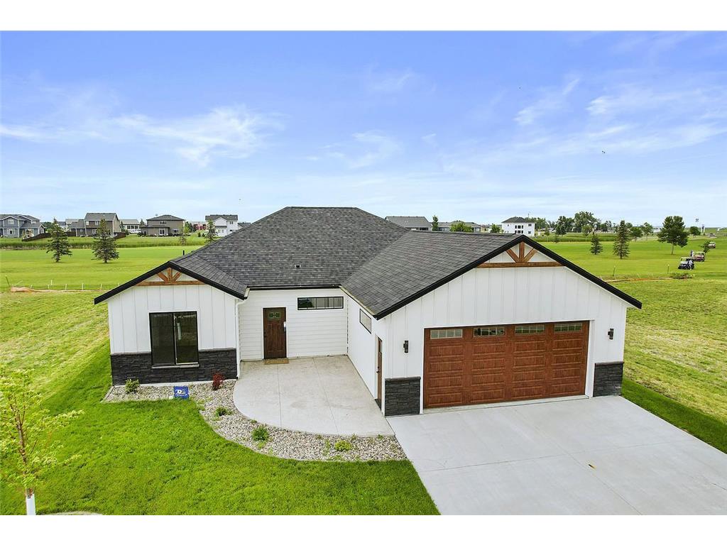 215 Emma Court Mapleton ND 58059 7102655 image1