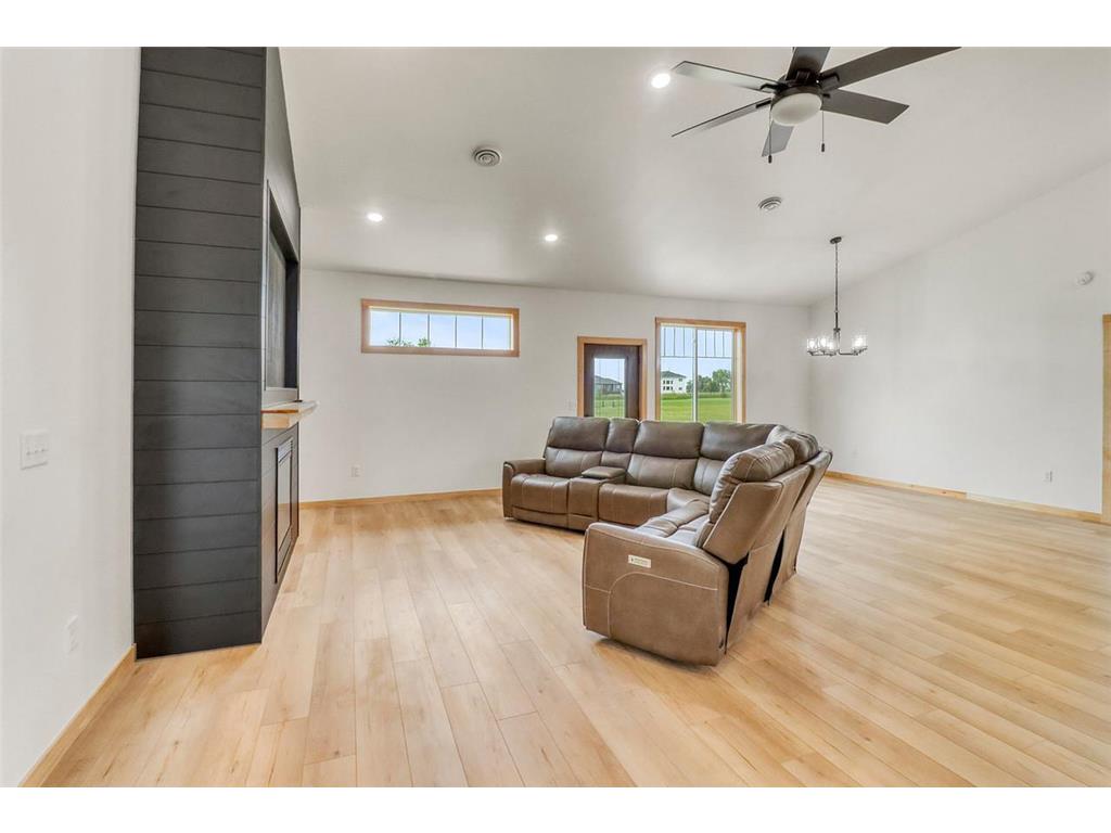 215 Emma Court Mapleton ND 58059 7102655 image12