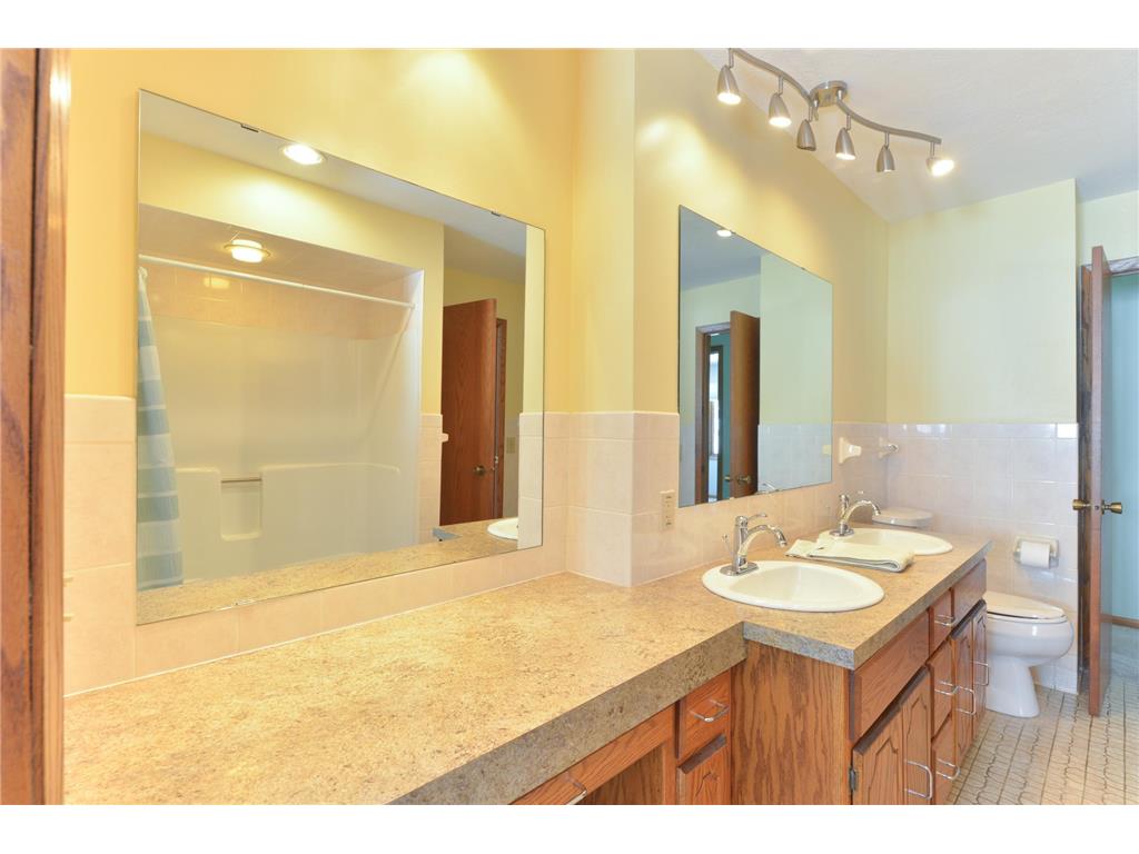215 Keith Road Circle Pines MN 55014 7039261 image18