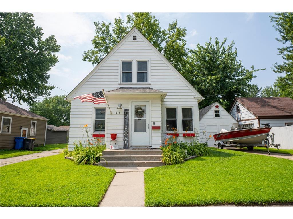 215 Lake Street North Mankato MN 56003 6764544 image1