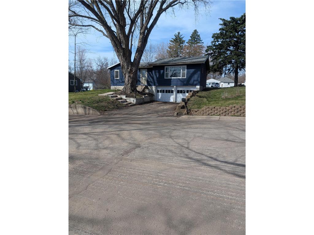 215 N 11th Street Montevideo MN 56265 7056772 image2