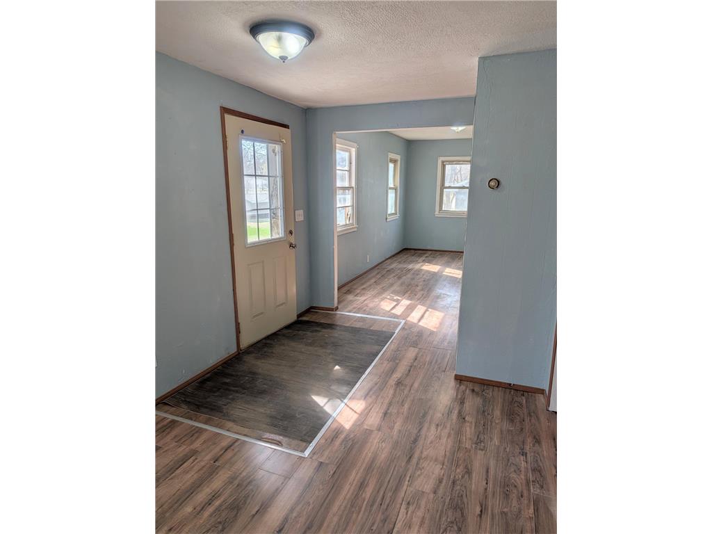 215 N 11th Street Montevideo MN 56265 7056772 image3