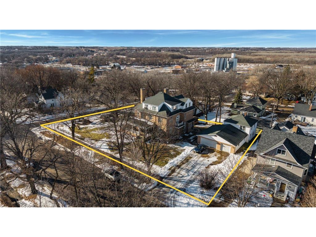 215 S 5th Street Montevideo MN 56265 7009752 image1