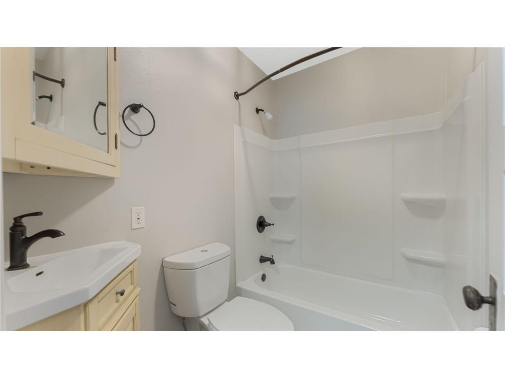 215 S 5th Street Montevideo MN 56265 7009752 image86