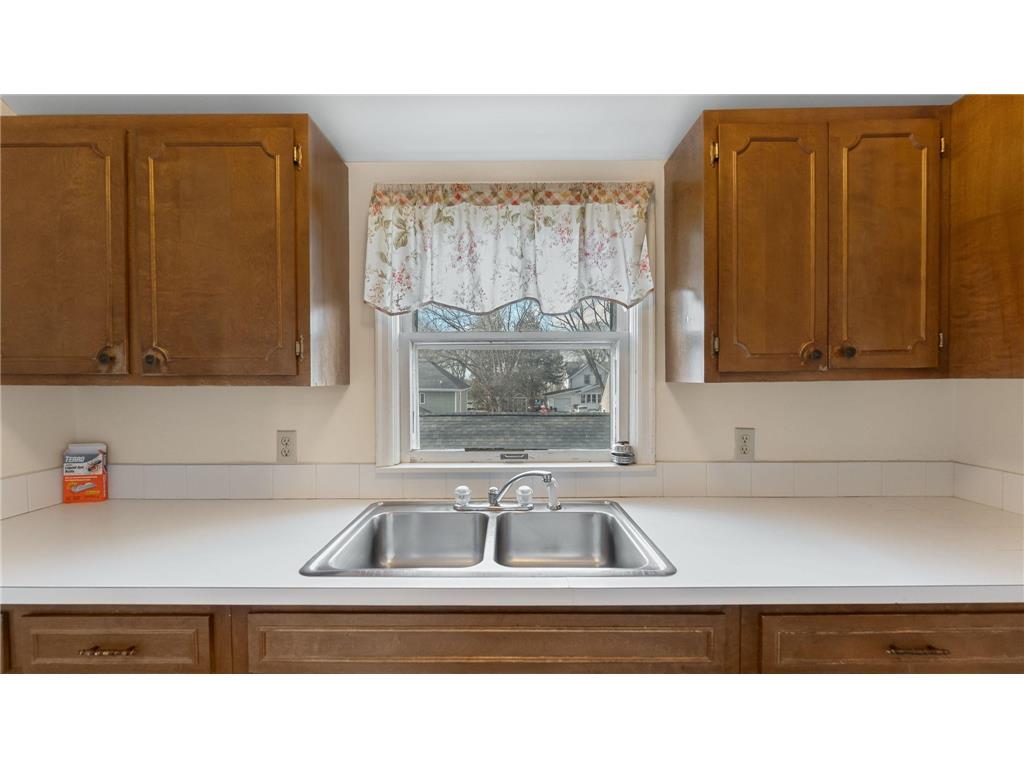 215 S 5th Street Montevideo MN 56265 7009752 image92