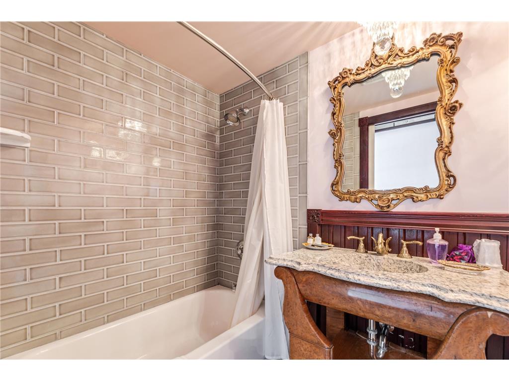 215 N Main Street Alma WI 54610 6773342 image32