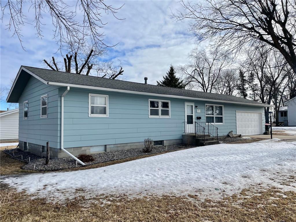 215 N Swain Street Redwood Falls MN 56283 7001654 image1