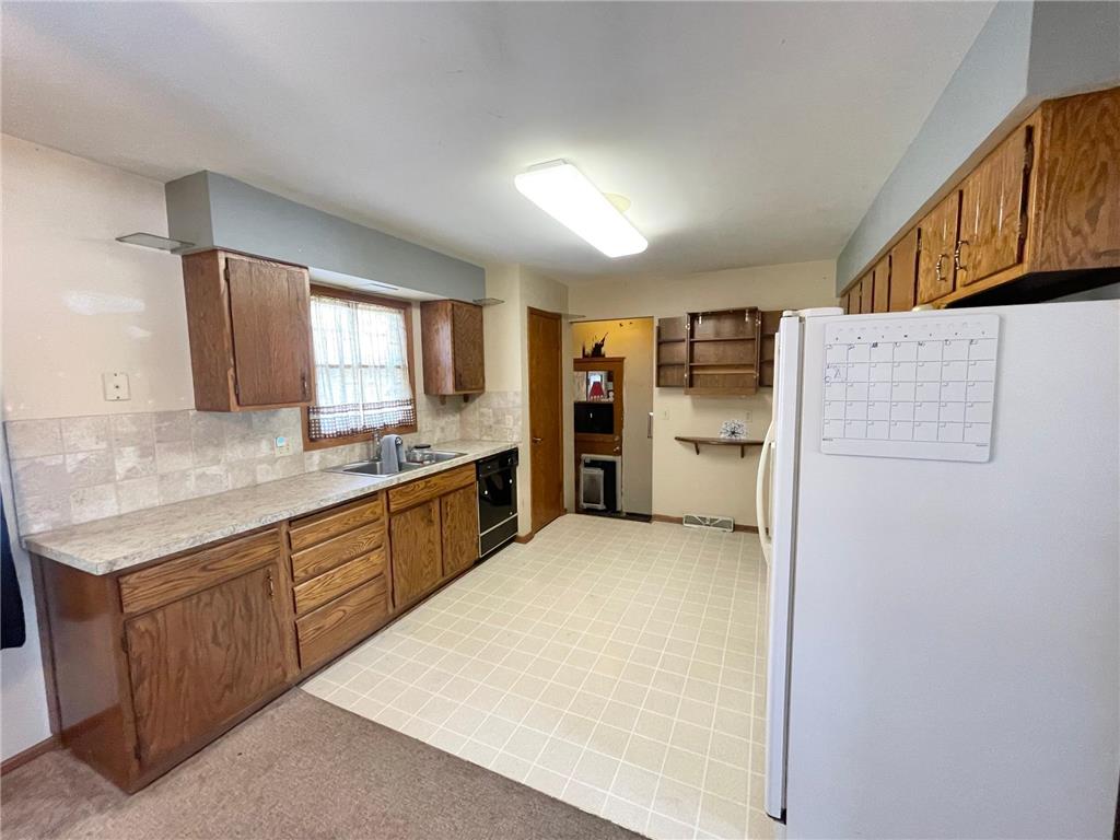 215 N Swain Street Redwood Falls MN 56283 7001654 image13