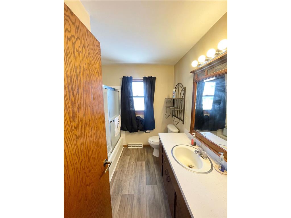 215 N Swain Street Redwood Falls MN 56283 7001654 image16