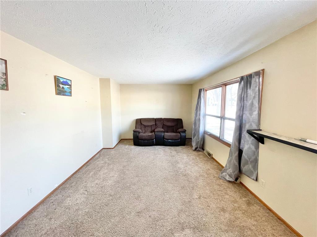 215 N Swain Street Redwood Falls MN 56283 7001654 image5