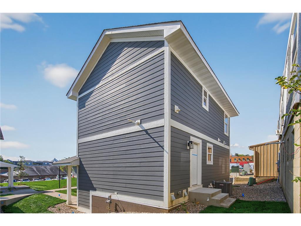 215 N Walnut Street Chaska MN 55318 6787485 image4