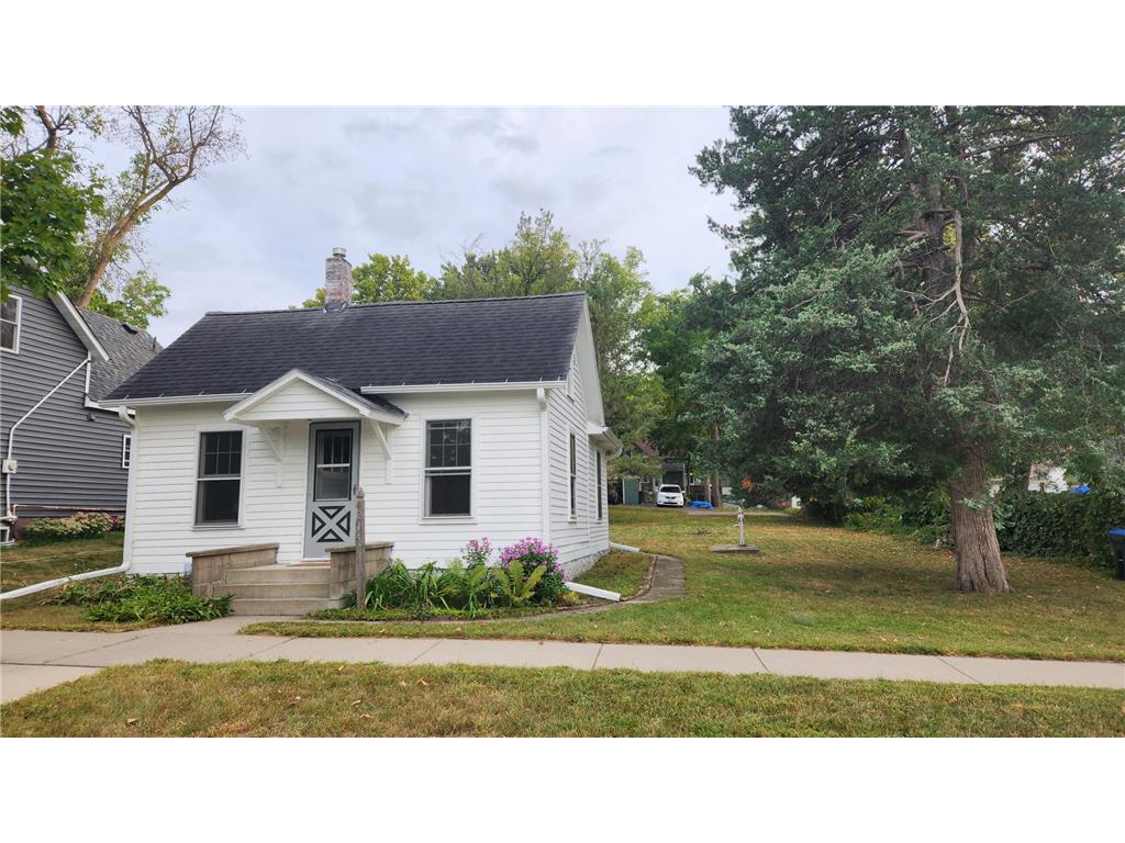 215 Park Street W, Cannon Falls, MN 55009 MLS 6432102 Edina Realty