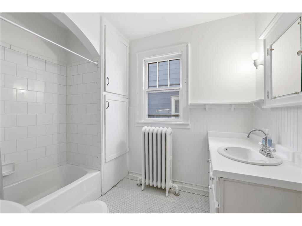 215 Penn Avenue S Minneapolis MN 55405 7066253 image12