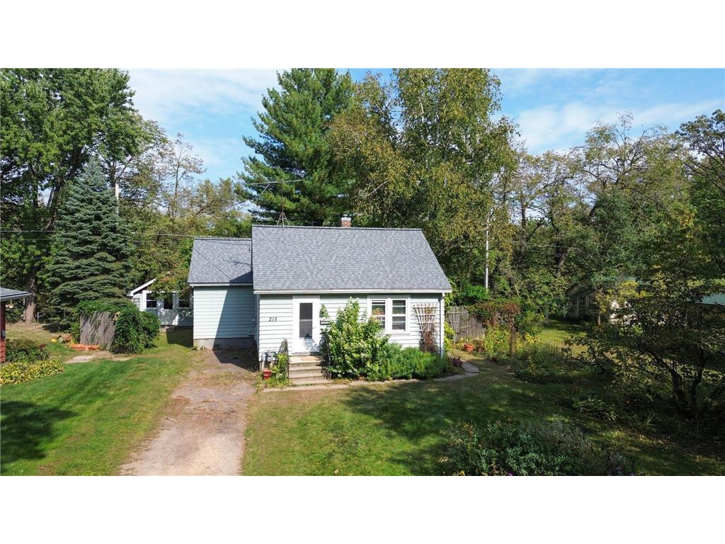 215 Roosevelt Street River Falls WI 54022 - Kinnickinnic River 6606771 image1