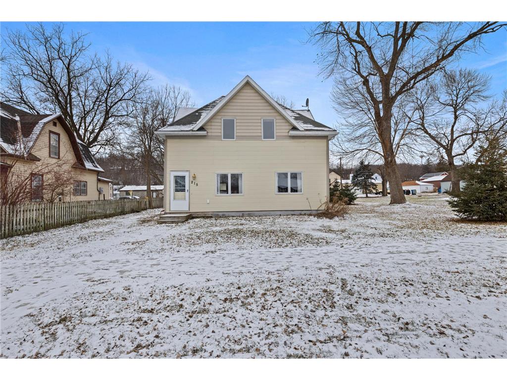 215 S 4th Street Henderson MN 56044 6475910 image1