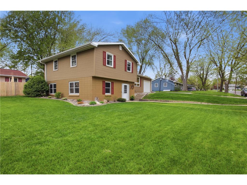 215 Terrace Drive SW Willmar MN 56201 7076463 image2